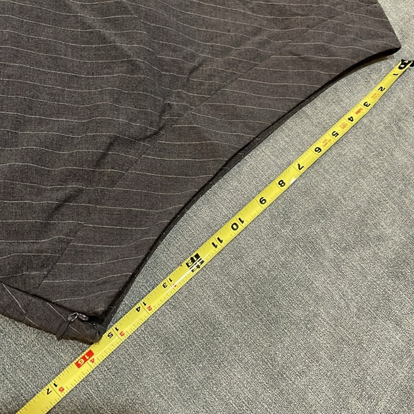 Covington gray pinstripe long a line skirt polyester/rayon/spandex Sz 12 24-151 - Picture 3 of 4